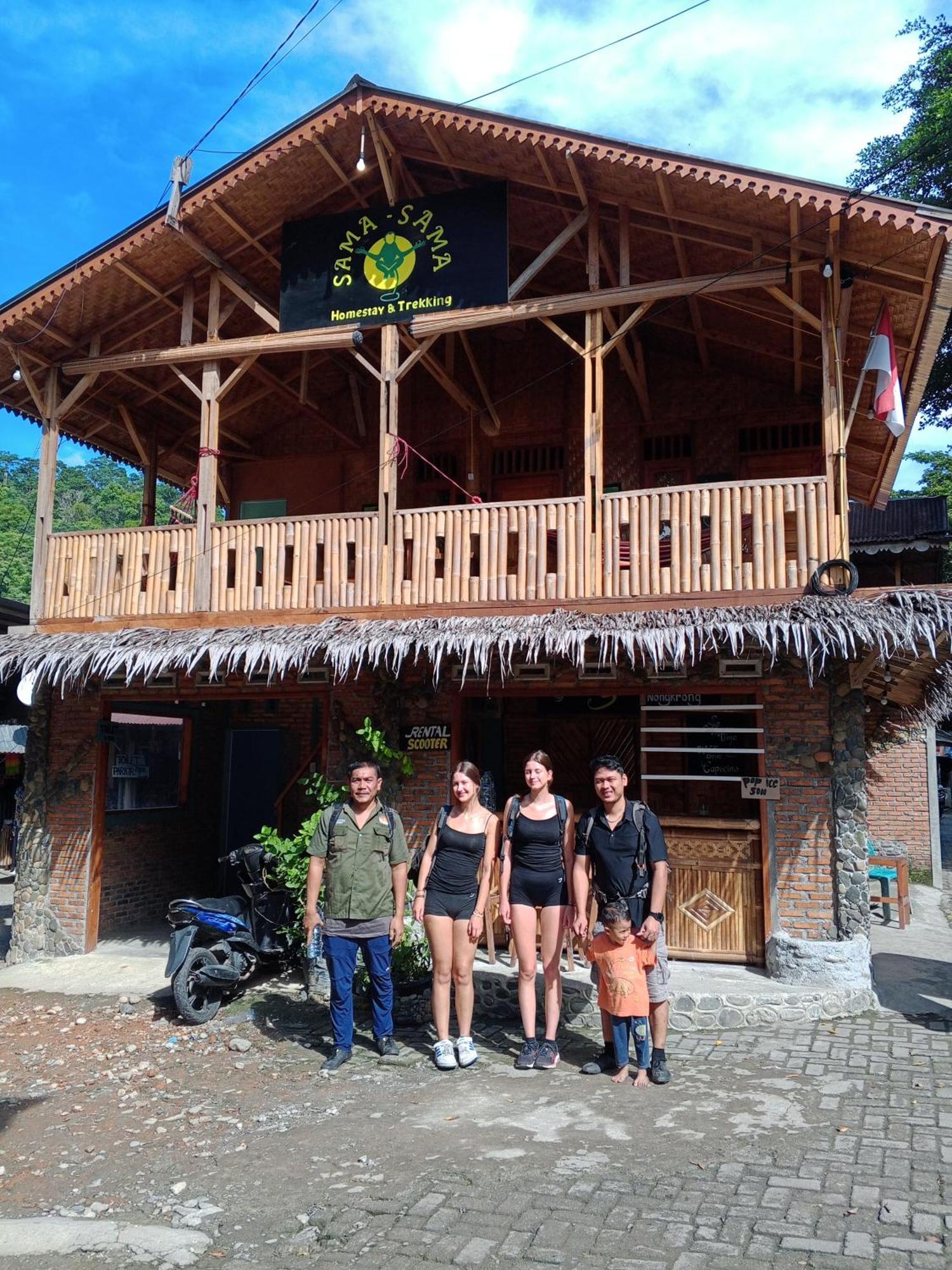 Sama Sama Homestay & Trekking Only Stay Here Book Trekking And Transport With Us Букіт-Лаванґ Екстер'єр фото